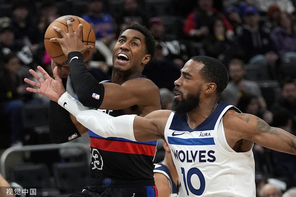 一个在高海 一个在高海